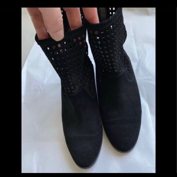 MICHAEL KORS GRAHAM LASER CUT OUT SUEDE BOOTIE 6 - Picture 6 of 8